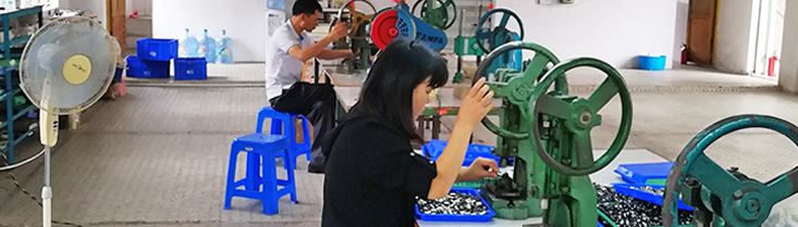 采用高速?zèng)_壓，多層電鍍工藝